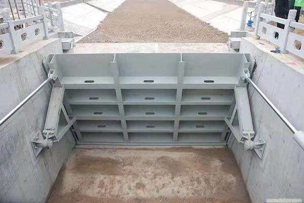 弧形钢闸门现场安装指南 | 支铰安装、弧门拼装、启闭机联调注意事项