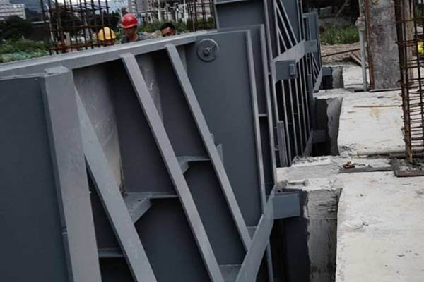 橡胶止水带更换方法 | 旧止水拆除、密封槽清理、新止水安装及压板紧固