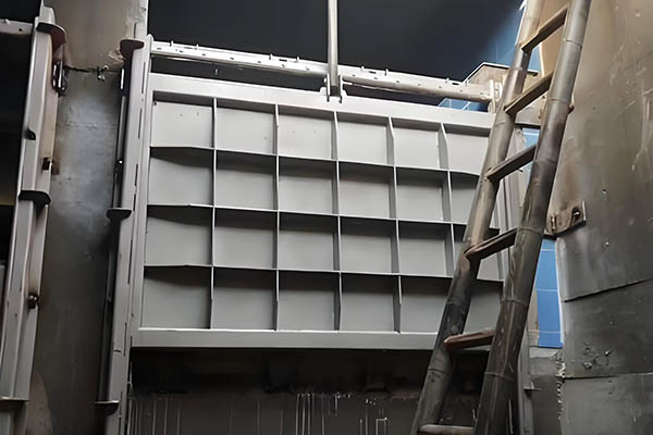 钢制拍门安装角度及密封调试 | 开启角度调整、橡胶密封接触面检查