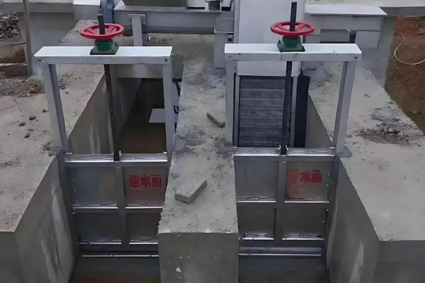 钢制叠梁闸门吊装拉环?单块闸板重量200-800kg的起吊设备选型整体外观 | 钢制 | 闸门整体结构展示