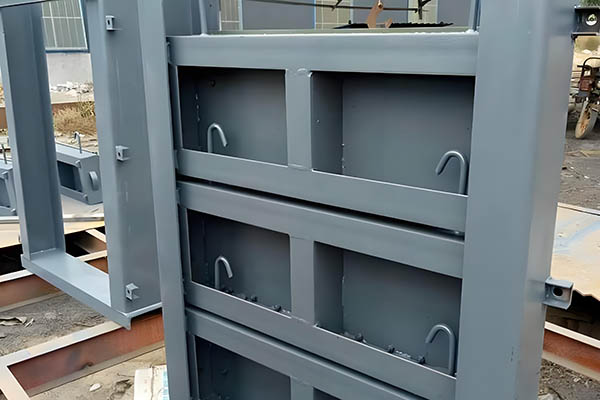 叠梁钢闸门 | 分段式叠合结构 | 临时挡水渠道检修专用 | 多块梁体灵活组合 展示图 3