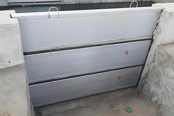 叠梁钢闸门防腐处理整体外观 | 通用型结构 | 闸门整体结构展示