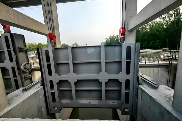 双吊点钢制闸门 | 大跨度闸门平稳启闭 | 双驱动同步控制水库河道工程专用 - 产品展示图