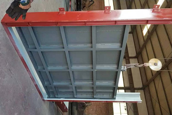 河道拦水闸门 | 水位调控与蓄水泄洪 | 平面闸门/翻板闸/钢坝闸选型对比