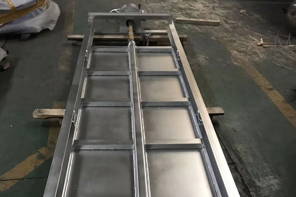 弧形钢闸门的工作原理及受力分析 | 支铰、支臂、弧门面板传力路径