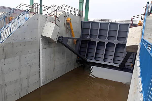 弧形钢闸门不锈钢 | 304/316L 材质耐海水腐蚀 | 沿海泵站及污水厂专用 | 来图定制 - 产品中心