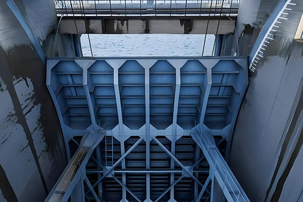 10x8 米弧形钢闸门 | 特大型水利枢纽泄洪闸 | 斜支臂高水头弧门 | 全金属硬密封或橡胶密封 | 源头厂家设计制造 - 产品中心