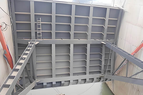 12x10 米弧形钢闸门 | 巨型溢洪道露顶弧门 | 孔口超宽 | 承接大型非标项目 - 产品中心