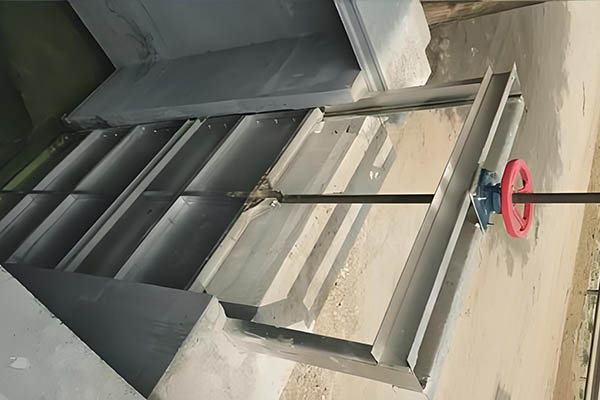 1x1 米机闸一体式钢闸门 | 小型渠道农田排水专用 | 手轮或手摇启闭 | 轻便经济现货速发 | 源头厂家缩略图