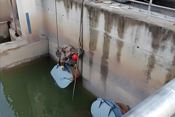 1x1米钢制拍门 | 小型排水口配套 | 碳钢喷锌防腐 | 工厂直供 - 产品中心