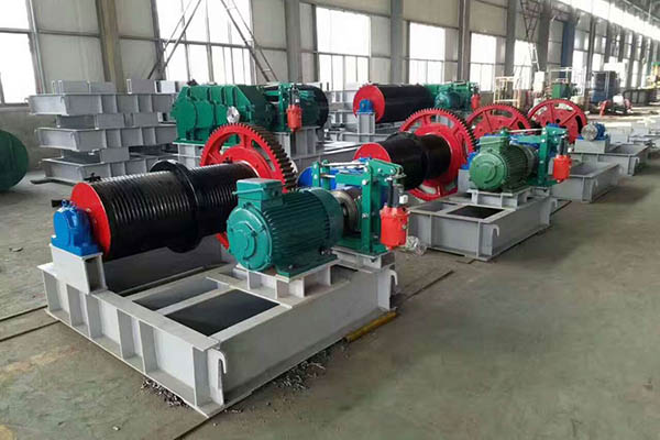 平面钢制闸门卷扬启闭机车间现货实拍