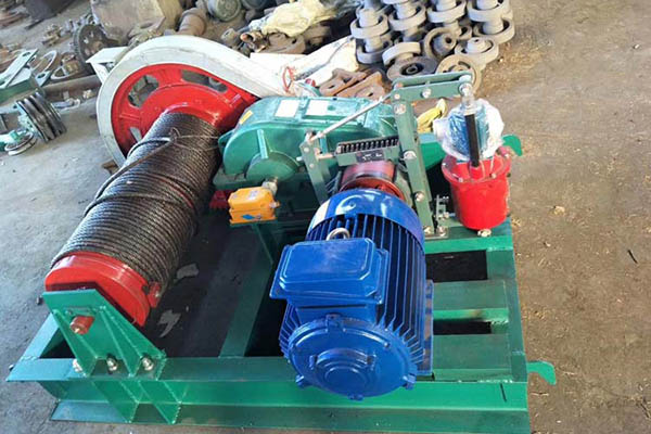 弧门卷扬启闭机 | 专用于弧形钢闸门 | 双吊点同步控制 | 工厂直供 - 产品中心