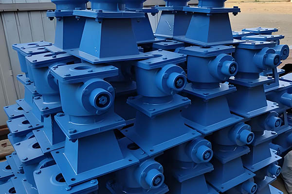 农田灌溉渠道钢制闸门配套螺杆启闭机库房一角