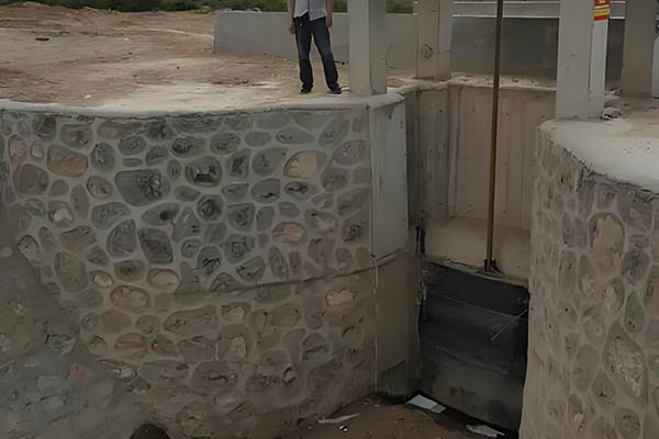 渠道闸门螺杆启闭机配套 | 螺杆直驱结构紧凑 | 适用于小型渠道插板闸 - 产品中心